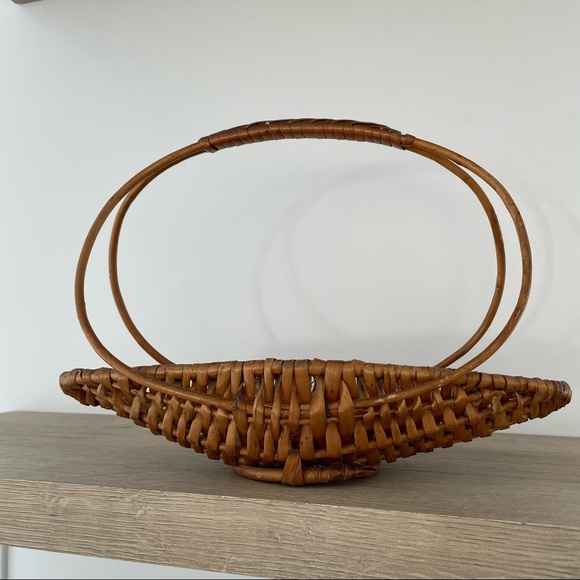 Small Vintage Basket - Picture 4 of 6